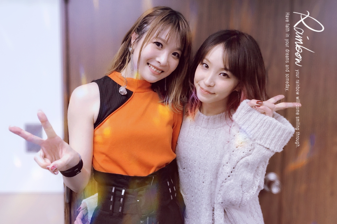 lisa与歌手may"n的合照