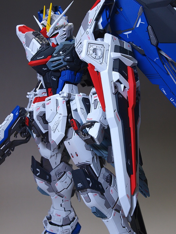 [小t高达秀]mg zgmf-x10a 自由高达 ver.2.0 - 哔哩