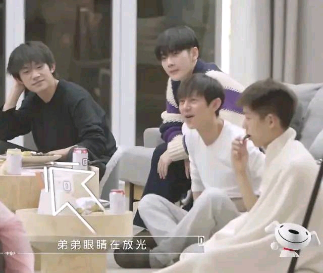 有一种"意外"叫何炅给易烊千玺改名,把第二个字换掉,都说很合适