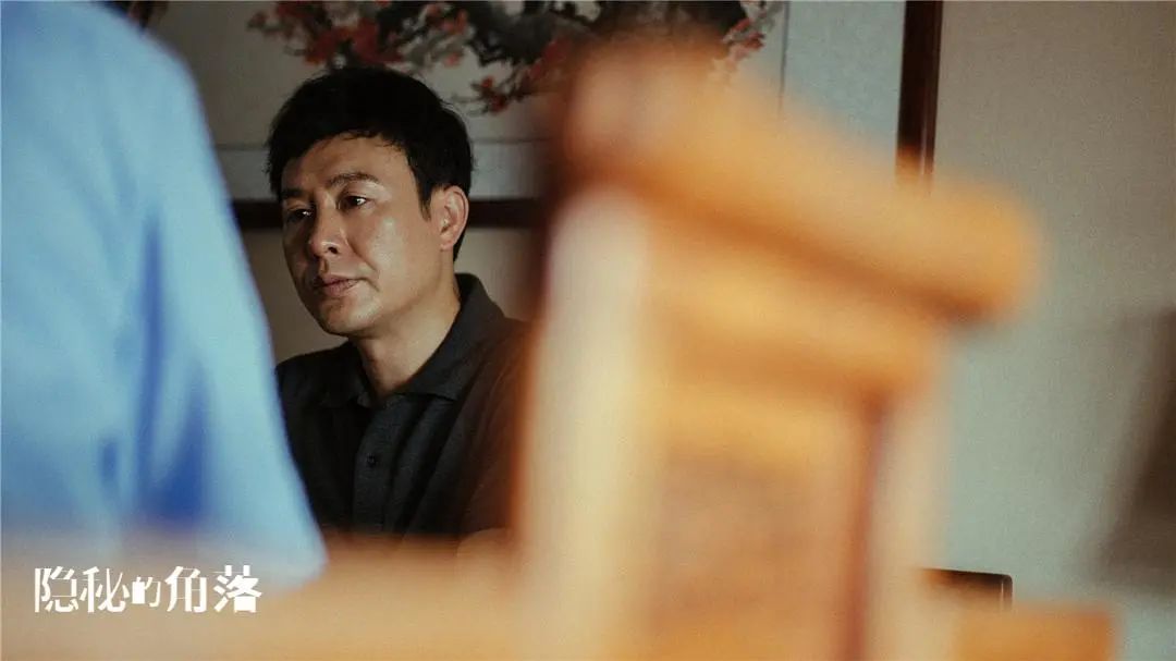 张颂文:周一围同学,今年凭《隐秘的角落》一剧"出圈"
