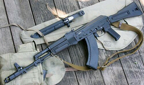 ak74u因为小巧易操作而出名,但是小是小威力也小,它自豪的采用了5.