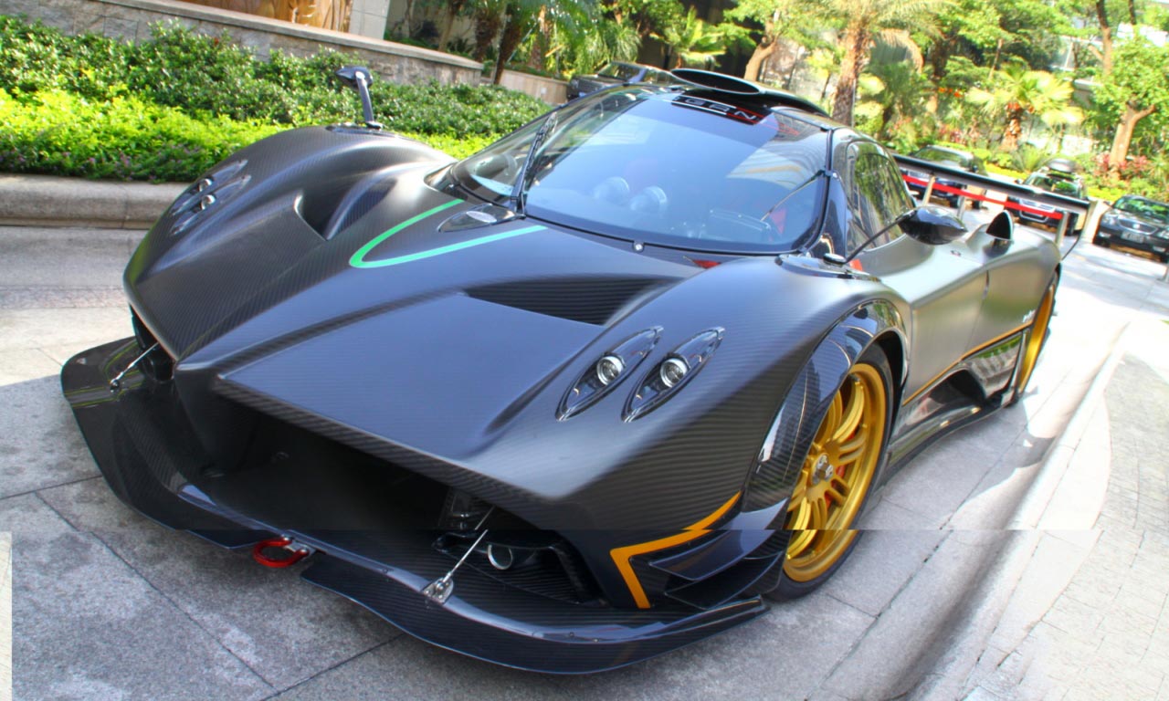 详解4000万zonda r,国内唯一,可合法上路,车身印国旗带车主名