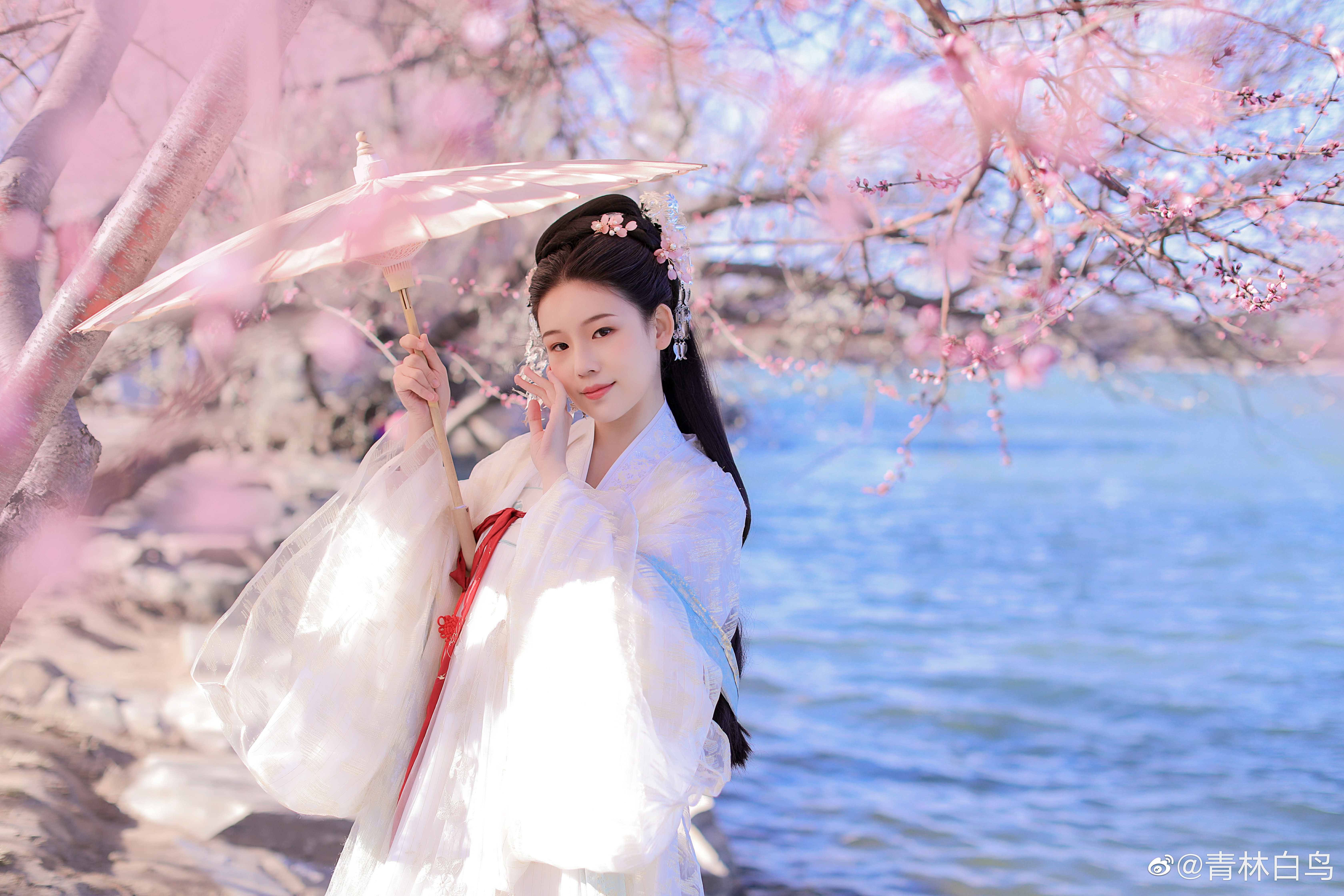 【汉服】女生穿上汉服有多仙-第一期 入春又雪,红泥焰暖,梦在桃源