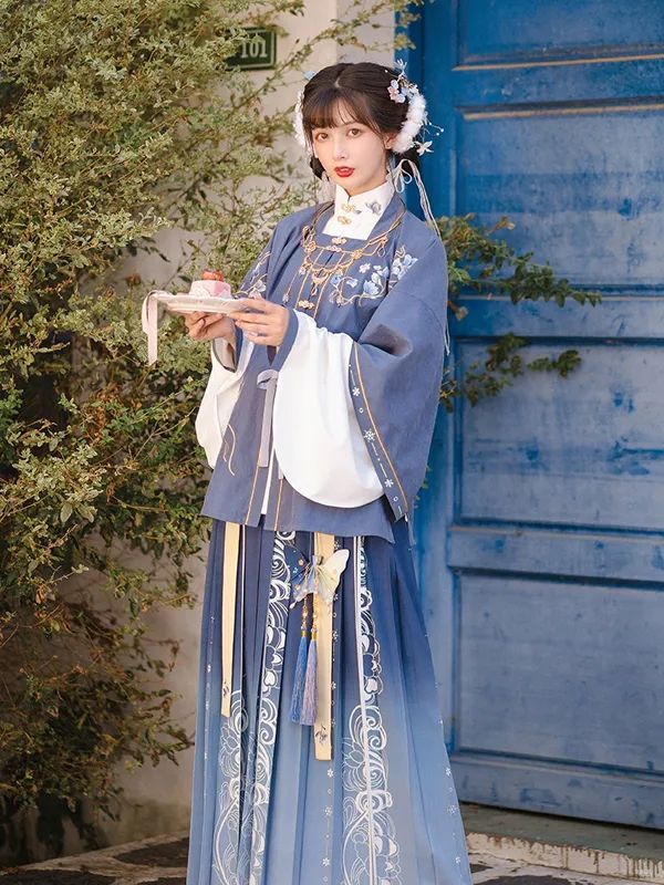 春秋汉服穿搭图片女装,汉服春秋款什么时候穿合适