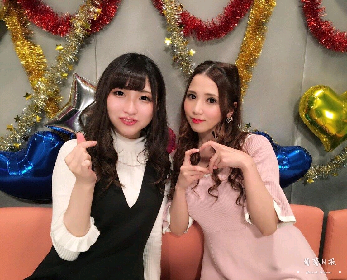 友田彩乜香"今天有摄影哟!像80年代偶像般的可爱.