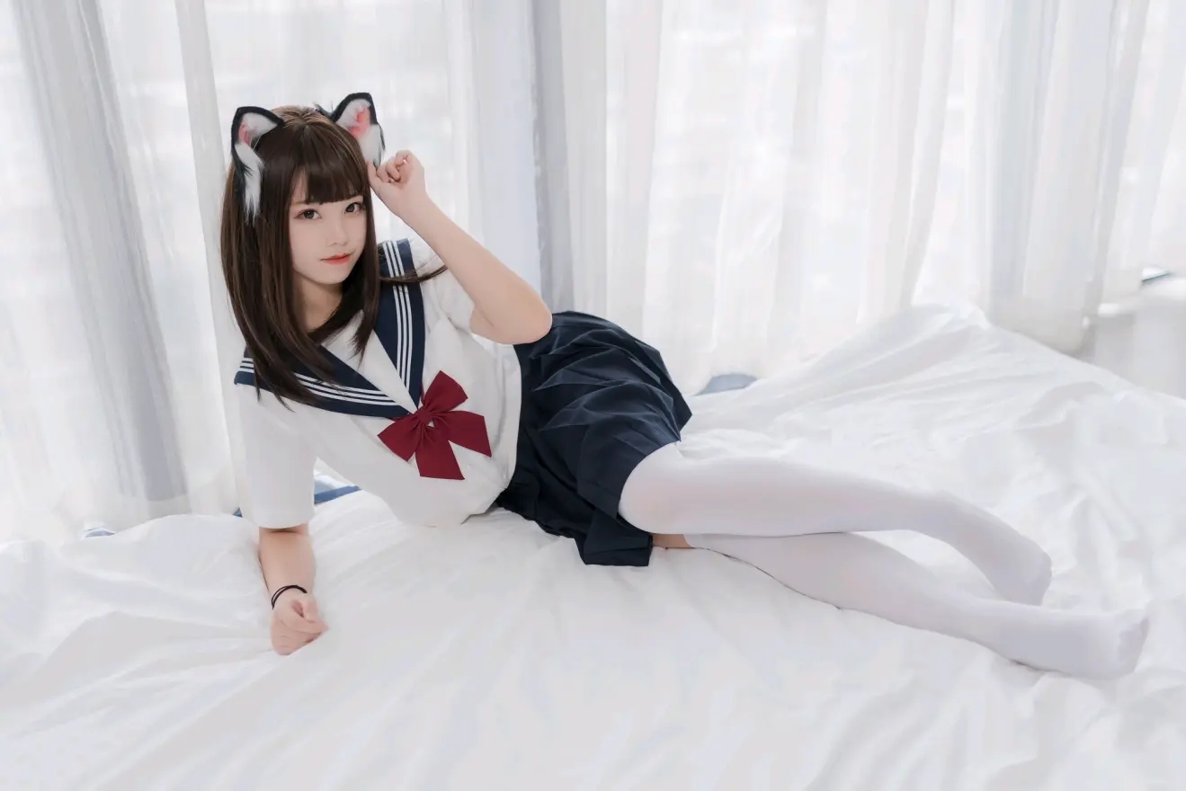 美女cosplay猫耳jk学姐放学别走来我家里玩