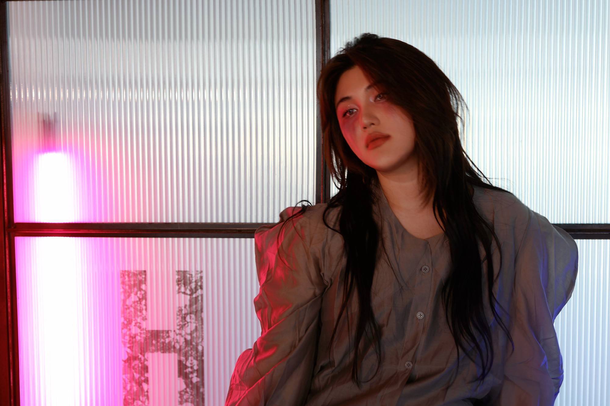 凡清全新ep用氛围感曲风讲述情感世界的《疼痛美学》