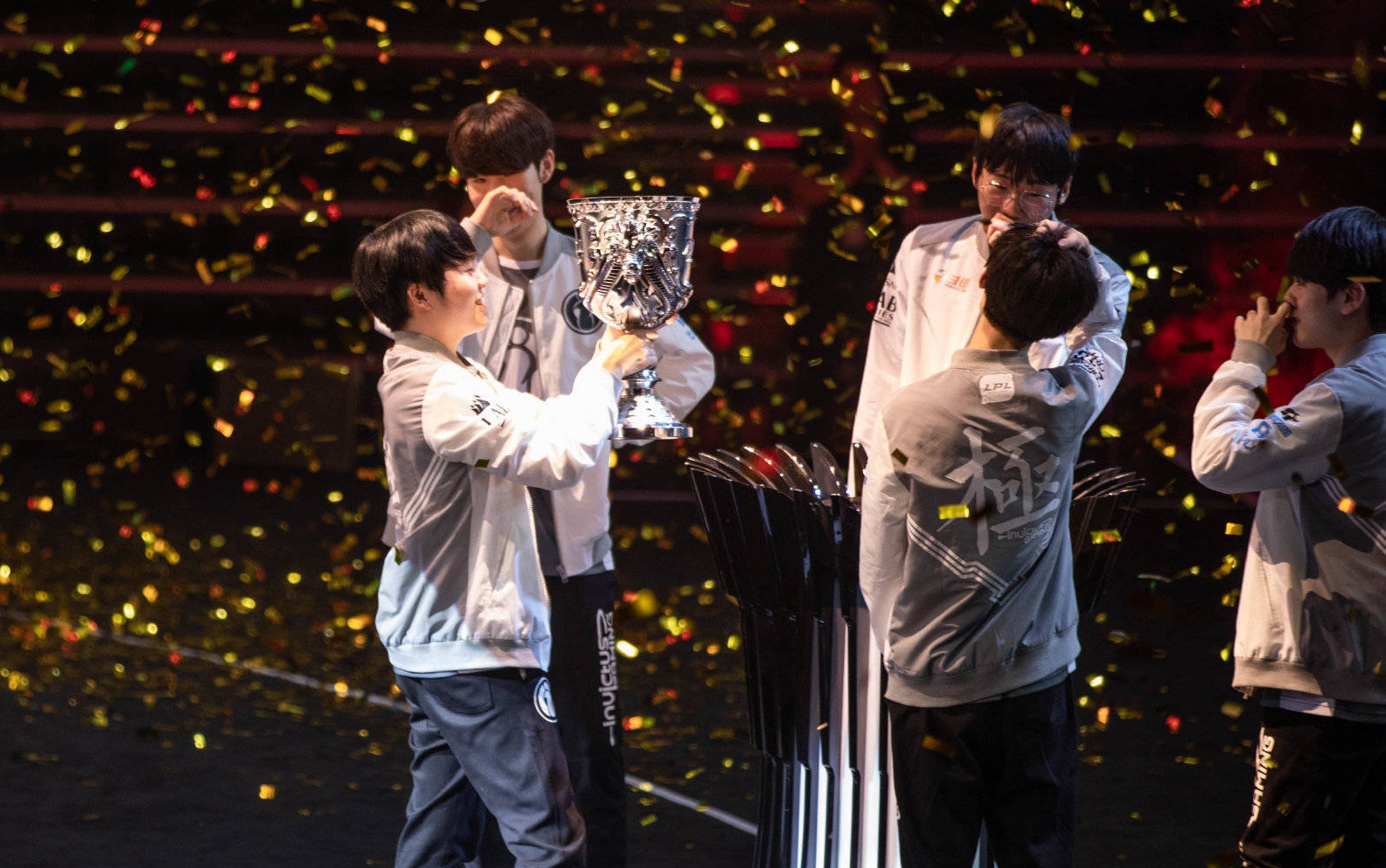 今天IG夺冠四周年！在韩国拿下《英雄联盟》LPL第一个全球总冠军--快科技--科技改变未来