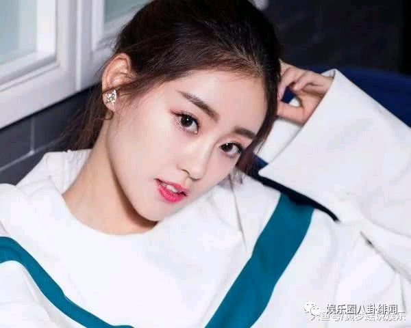 祝绪丹自曝上学时无人追,看到当时素颜照后,网友:你行