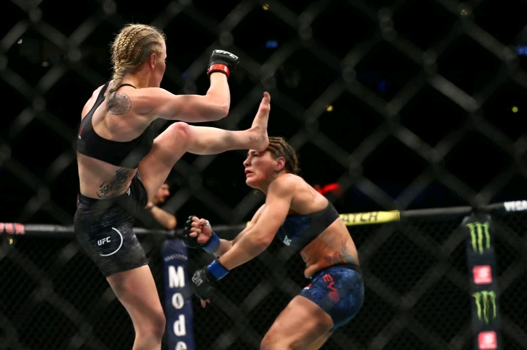 ufc女子蝇量级冠军"子弹"瓦伦蒂娜-舍甫琴科无水印图集