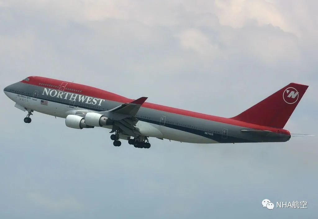 西北航空波音747-400