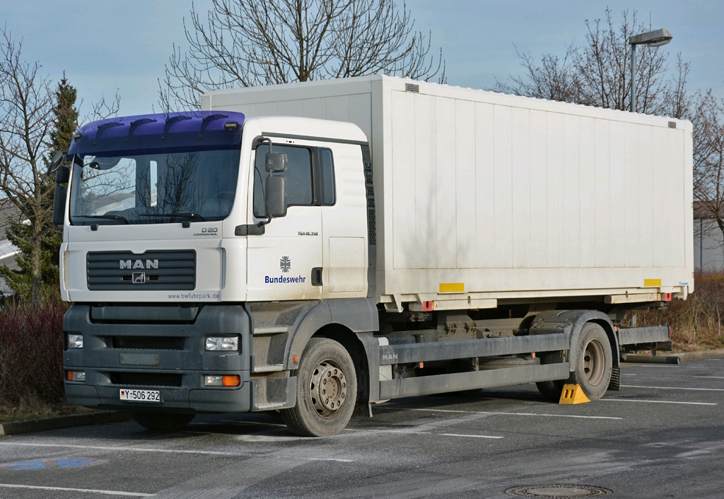 德国联邦国防军man tga中型载货车(非作战军用车辆,但贴铁十字军章和