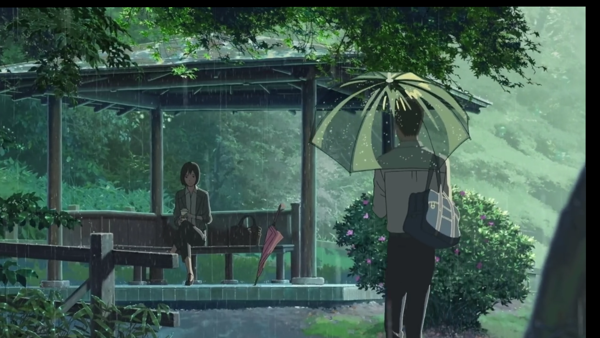 透明雨伞,伞外是她,伞里是他,遥遥相望,最是相思.