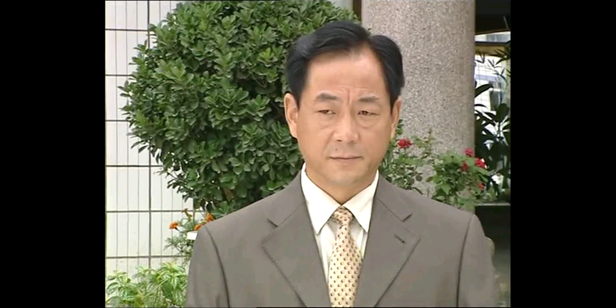 是小学校长?还是广告明星?