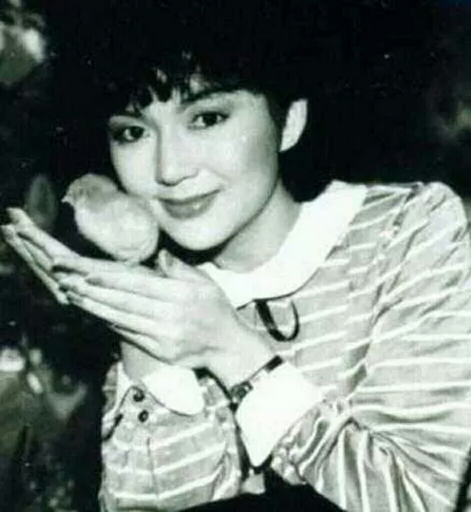 香港女星冯宝宝,估计现在很多年轻人不熟悉,但是上世纪六七十年代冯