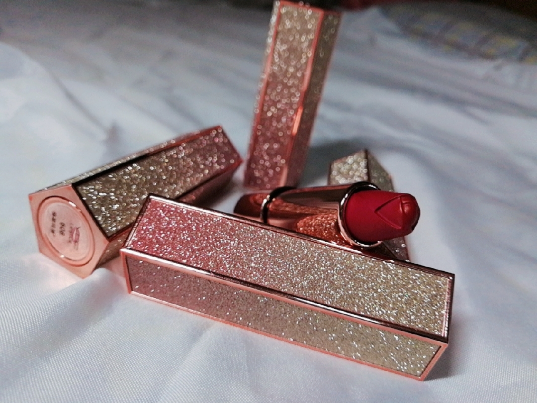 拔草进|VNC新品口红颜值爆表真的好用吗?