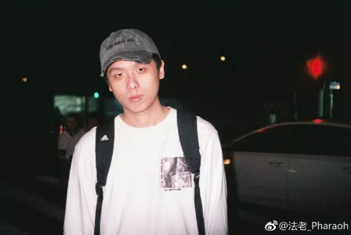 rapper都喜欢找未成年,女性rapper rapper们为什么喜欢自称"相声表演艺术家"呢?