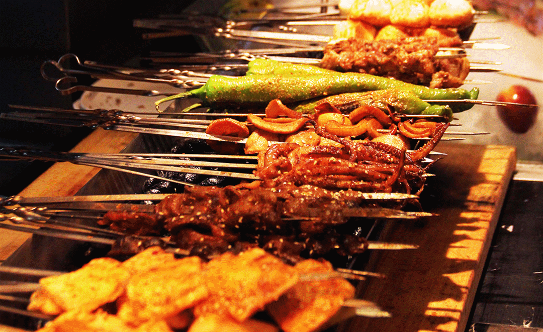 吃自助餐时,别只会傻傻随便拿,挑这3样拿,老板:心在滴血