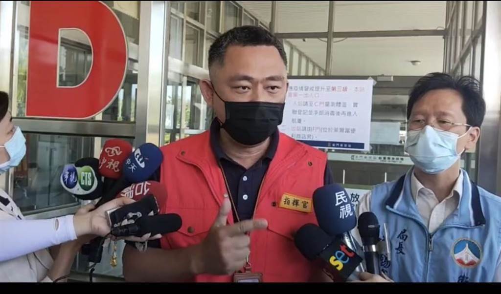 杨镇浯脸书遭亲绿网军出征,网友大喊:县长加油