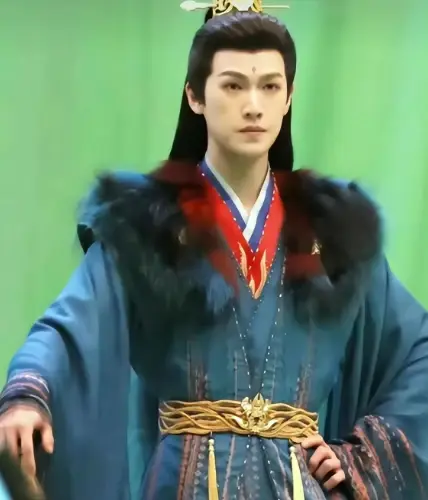 李昀锐饰演鄂顺