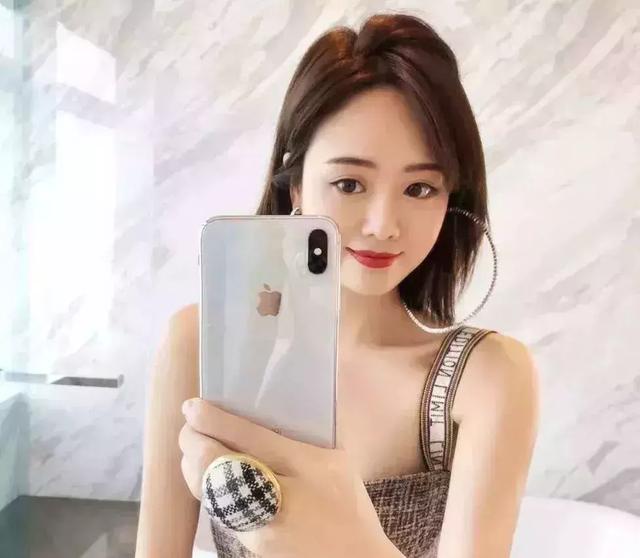 白皮肤适合什么肤色眼镜,白皮肤适合什么肤色眼镜好看
