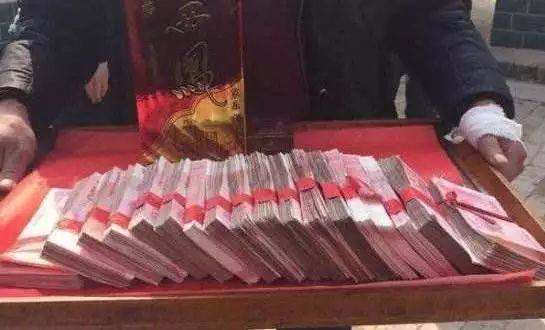 据说江西的女孩一般人娶不起:房车外加彩礼30万,回礼居然是一句谢谢