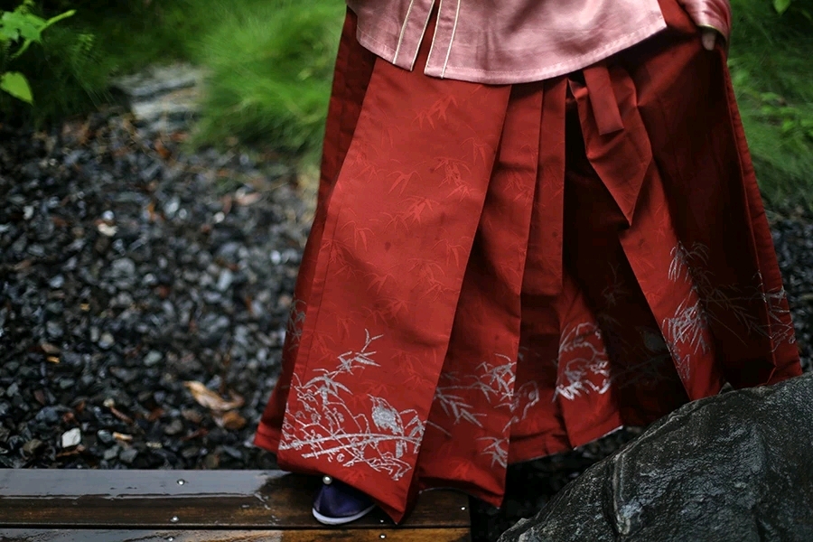 男童墨绿汉服穿搭图,男童墨绿汉服穿搭图片