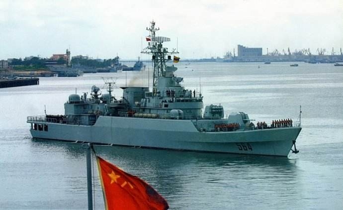 洛阳号护卫舰在上海沪东造船厂下水,2005年9月入列海军,舷号527,隶属