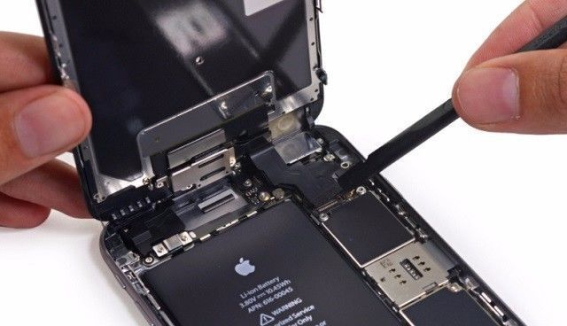 苹果已承认,iphone 8 电池鼓包,屏幕都被撑开了!