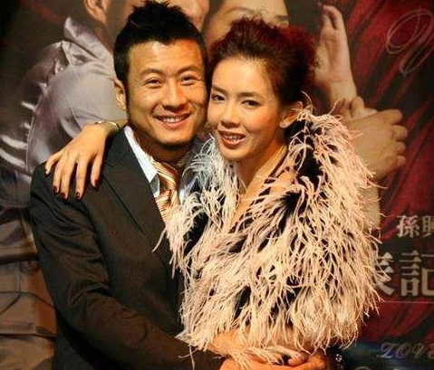 女儿才出生不久,孙兴就先和潘阳离婚,紧接着又在2001年赶紧娶了林美贞