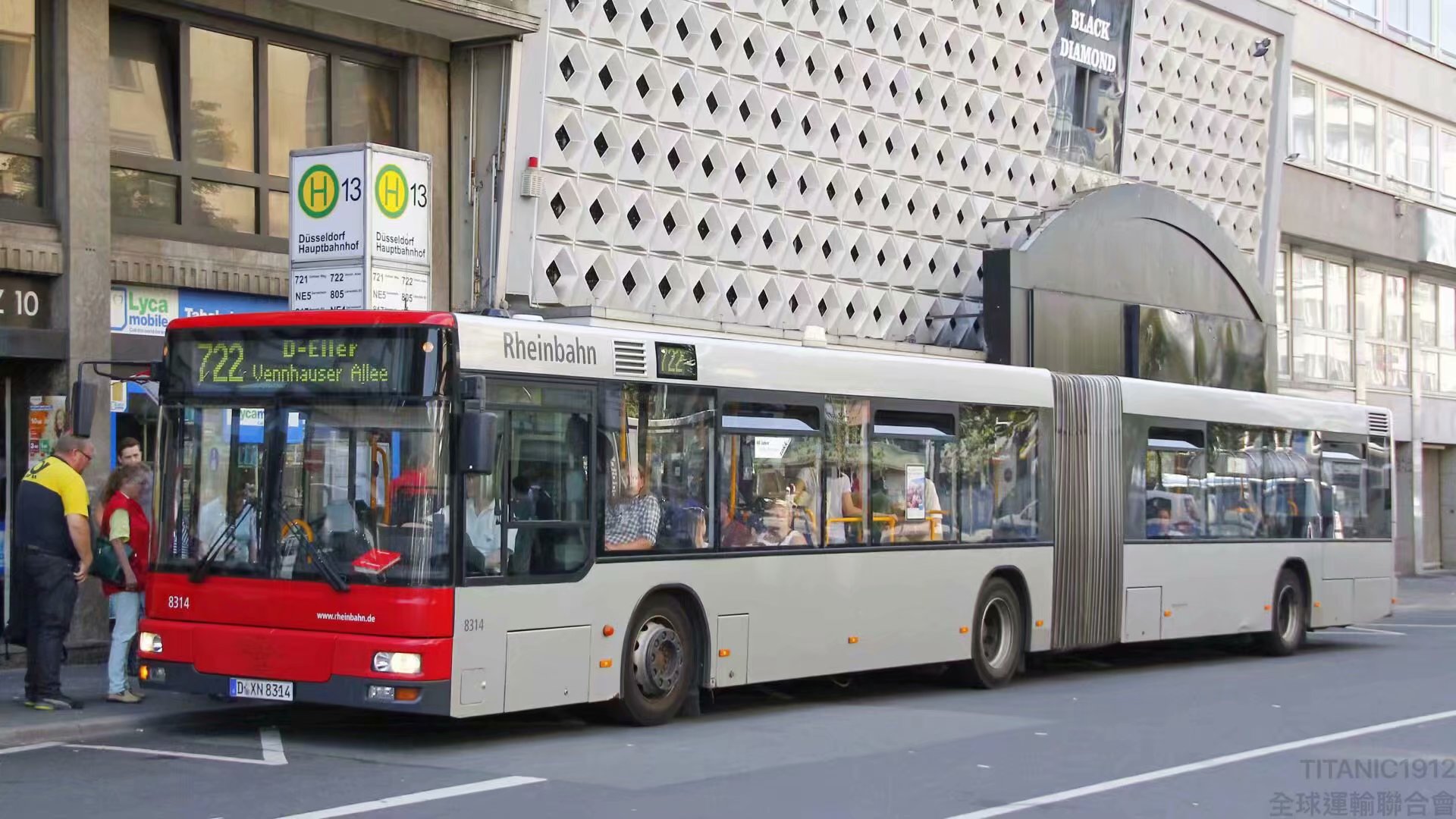 a14 ng313铰接车,长度17.5m.