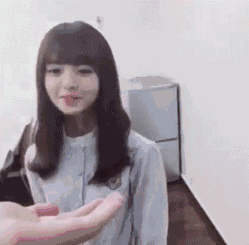 和时尚秀,风格十分多变: 最近还上了国内杂志《chicteen》的封面