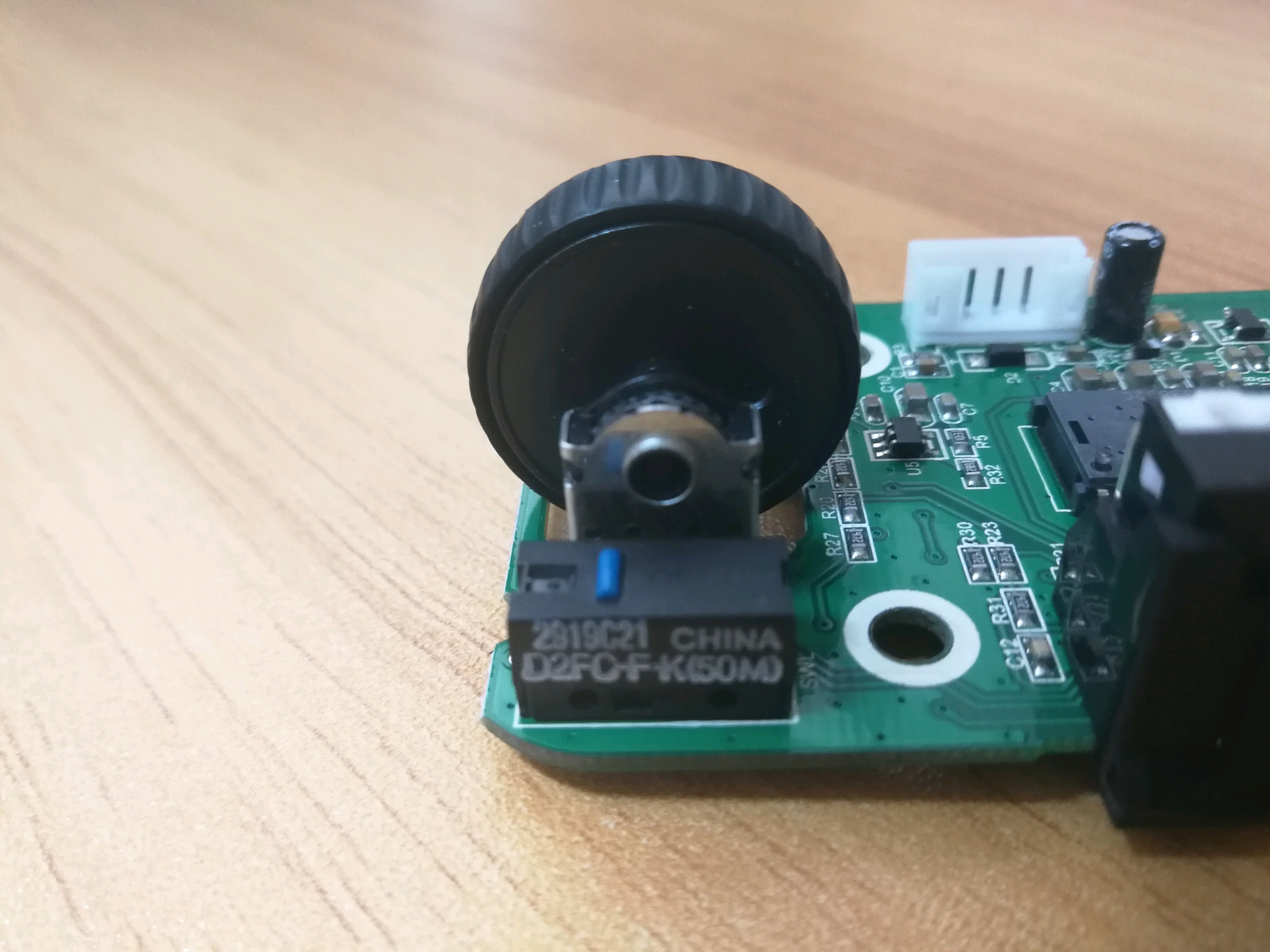 xm1鼠标拆解 侧键为两颗ttc红点 个人认为手感不错 pwm3389 传感器