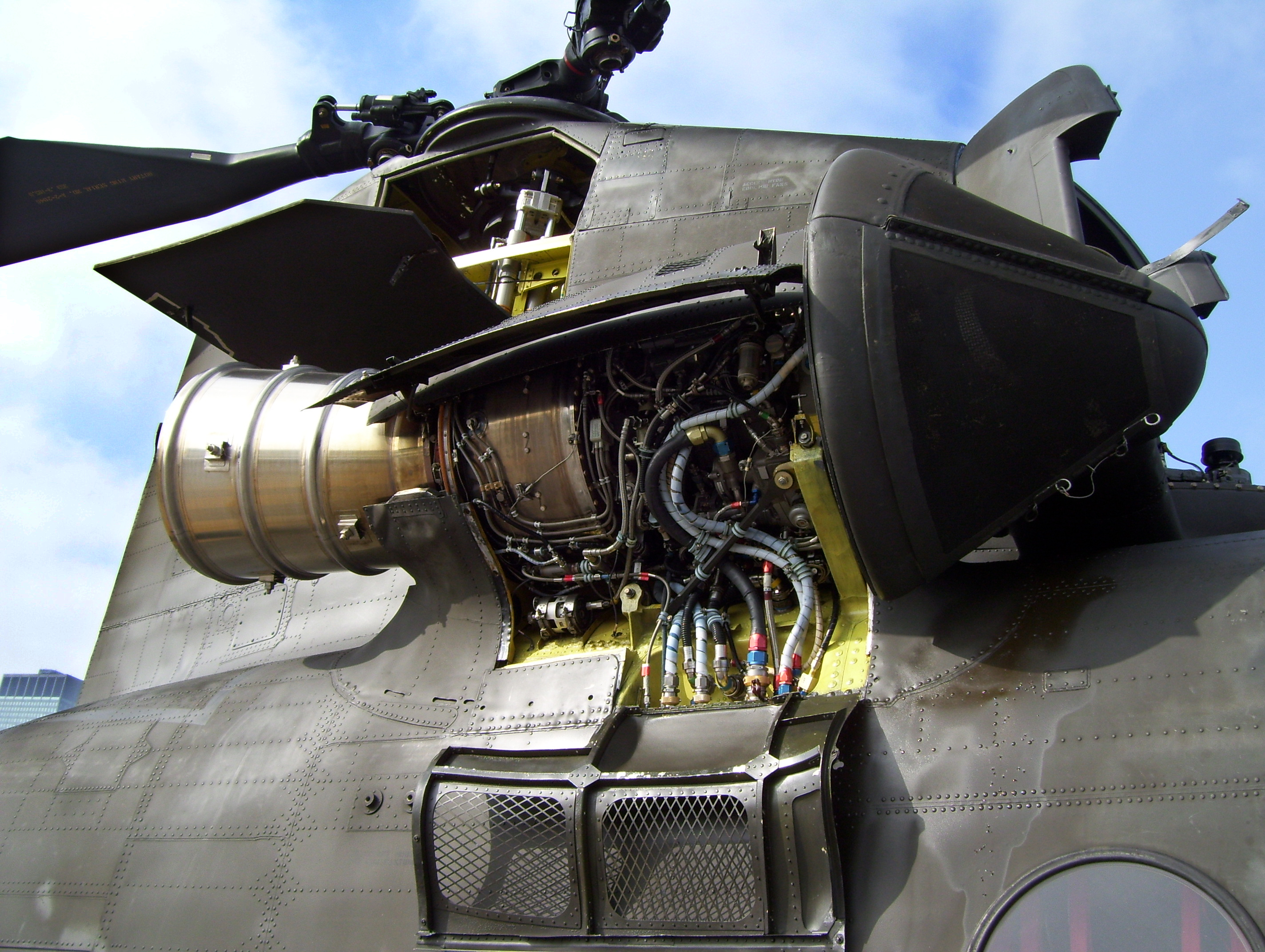 ch-47"支奴干"直升机使用的霍尼韦尔t55-ga-712涡轴发动机