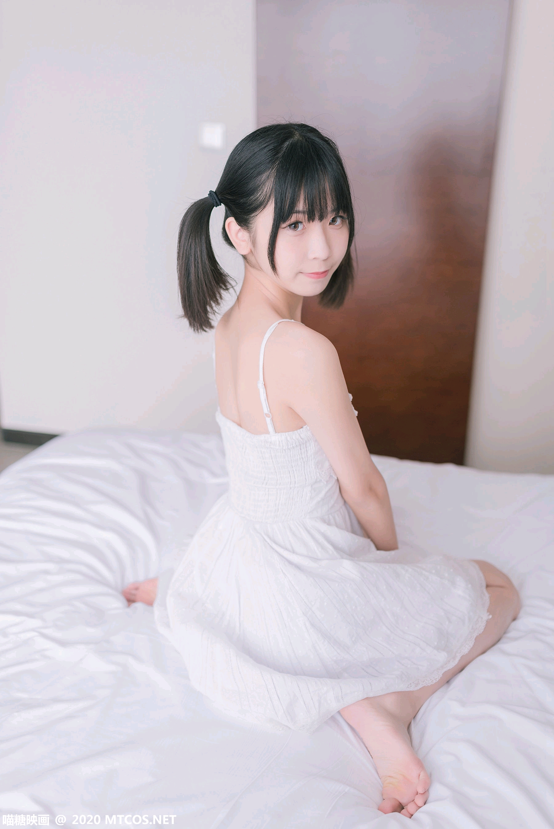 喵糖映画白裙少女