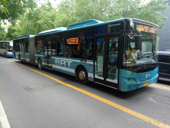 感谢原图作者@大湾公交车场 10 乌鲁木齐南站 brt3号线区间车 开通于