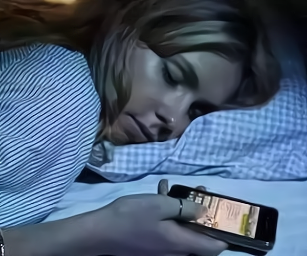 晚上的最佳睡眠时间是几点到几点 c446b21e177d0b1a74bb91aff5edeb83e89b1616.png