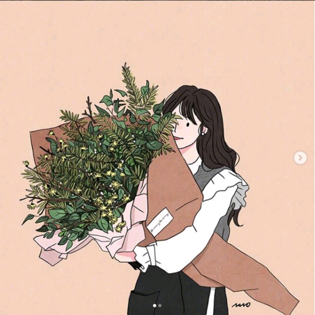 一个女的抱着一束花