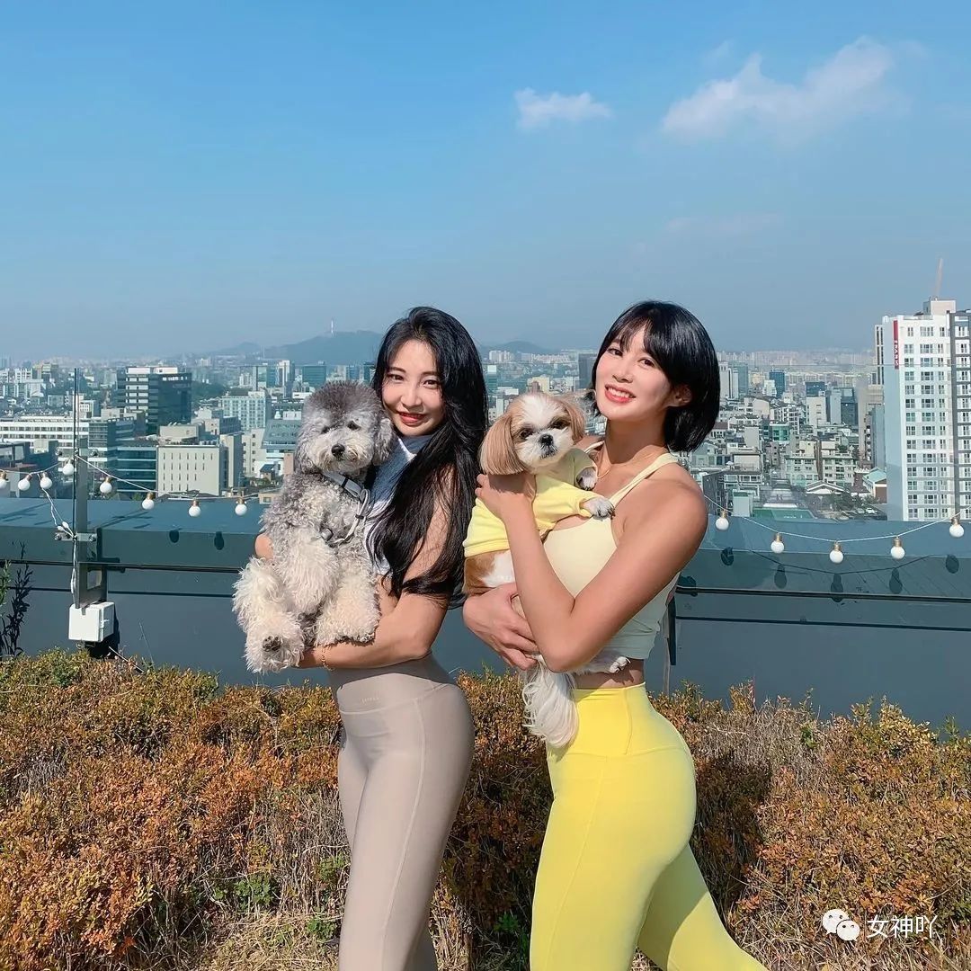 今日ins美女 | 瑜伽教练身材就是好!