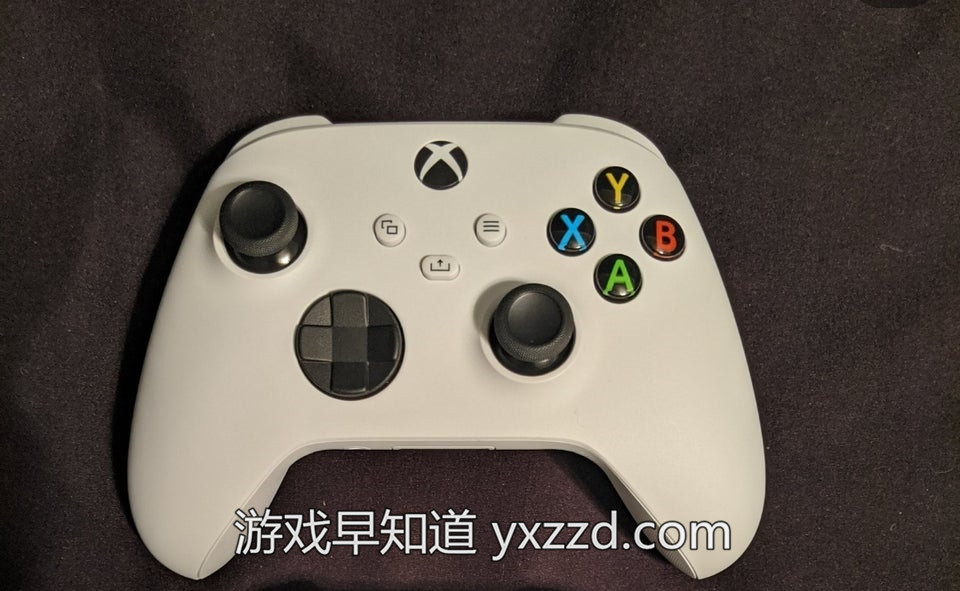 白色xbox series x手柄实物亮相 支持xss xbox one主机ios安卓及pc