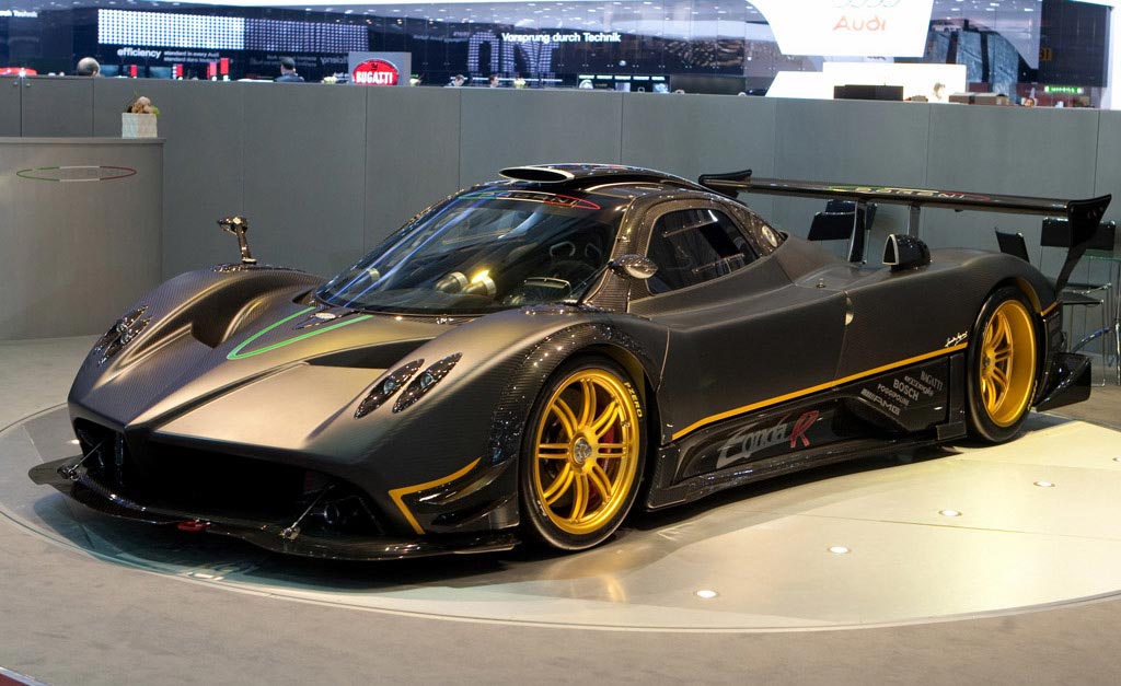 详解4000万zonda r,国内唯一,可合法上路,车身印国旗带车主名