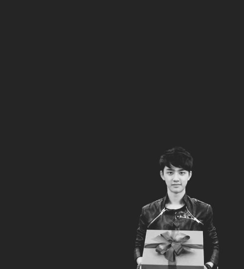 gif连背影都那么迷人good这张为什么看起来有点不大像嘟嘟 不过也是