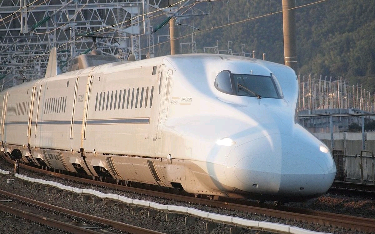 日本新干线n700系电力动车组