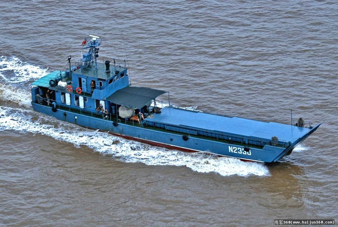 069型(玉清级)小型多功能登陆艇,由海军舰艇研究院708所以067型为