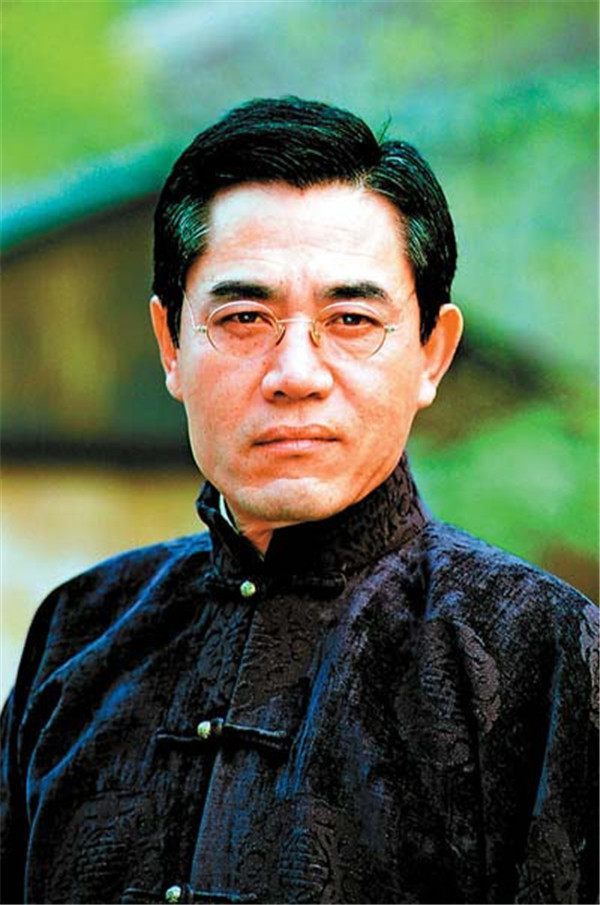 "老腊肉"陈宝国的书法碑帖互溶,融古出新,个性强烈,笔