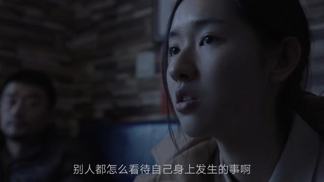 "你总是不高兴,跟个诗人似的."