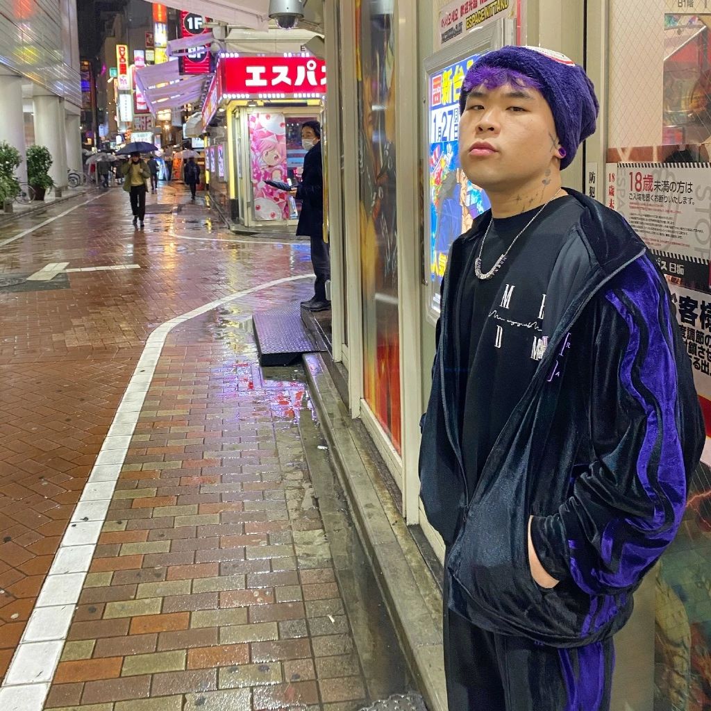 只不过这一次,电话那边的人不是丁震的客户,而是会馆的ty.