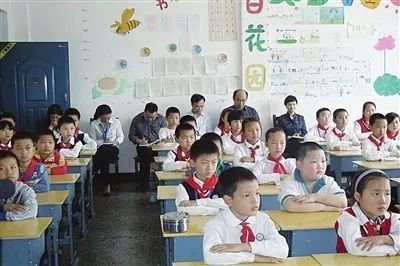 怎样上课能吸引小学生 c87014c2697a1ab37aa8d44dc46249e801f50609.jpg