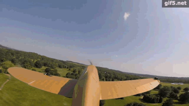 v=xjaaap9dde0&t=0s 没想到 (gif来自youtube视频制作) 不仅顺利起飞