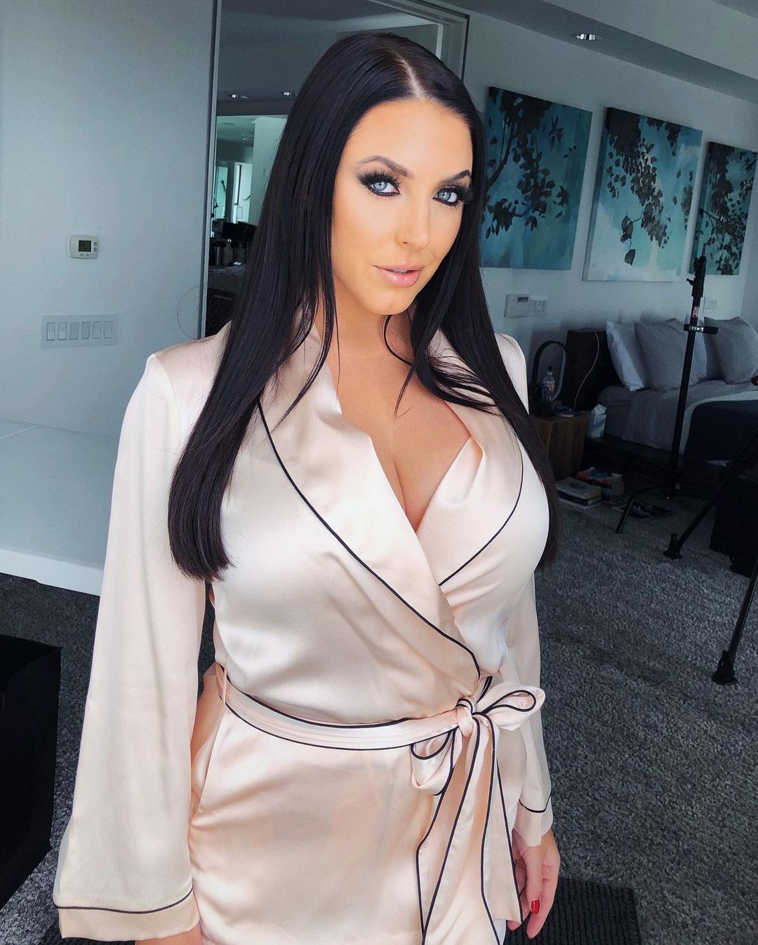 【大家的精选】angela white